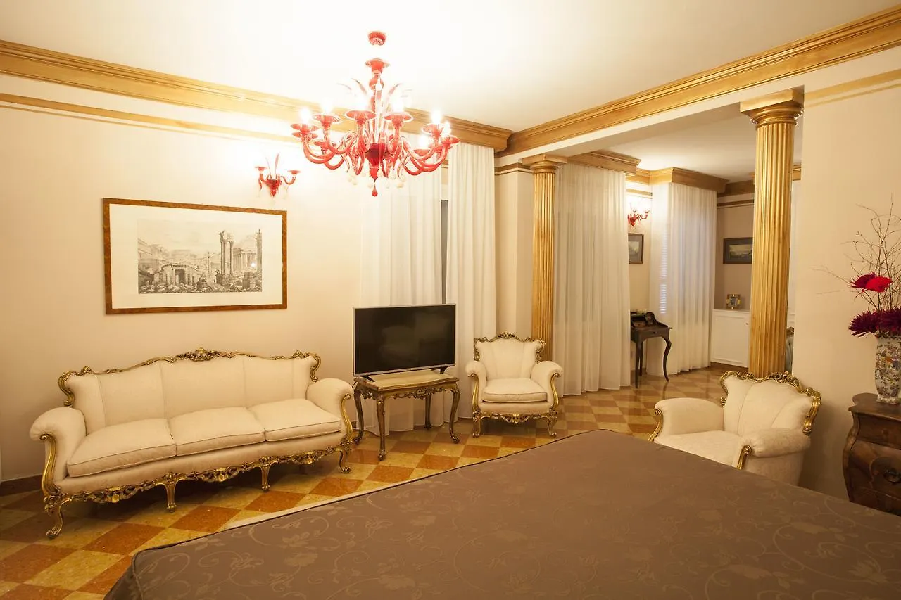 Martins Residence De Luxe 라벤나
